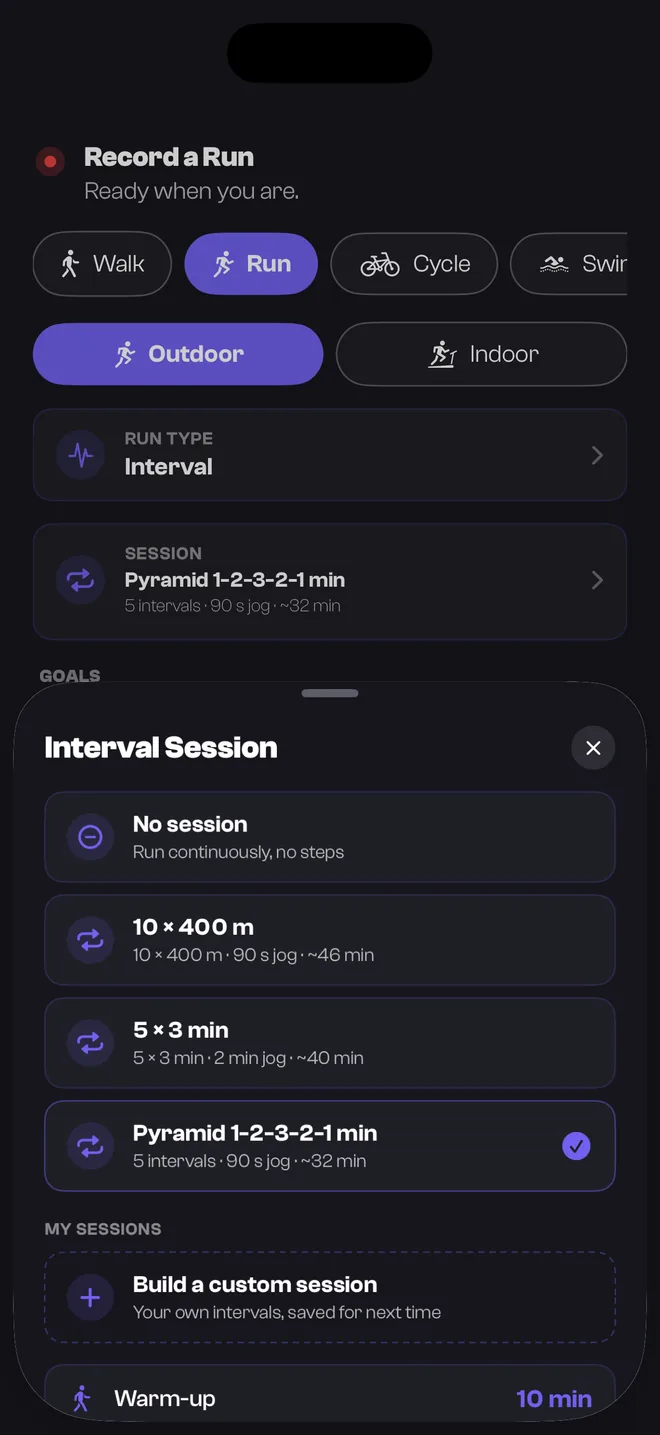 TrakRun's Record a Run screen with an interval run selected, choosing a Pyramid 1-2-3-2-1 min session from the interval session picker