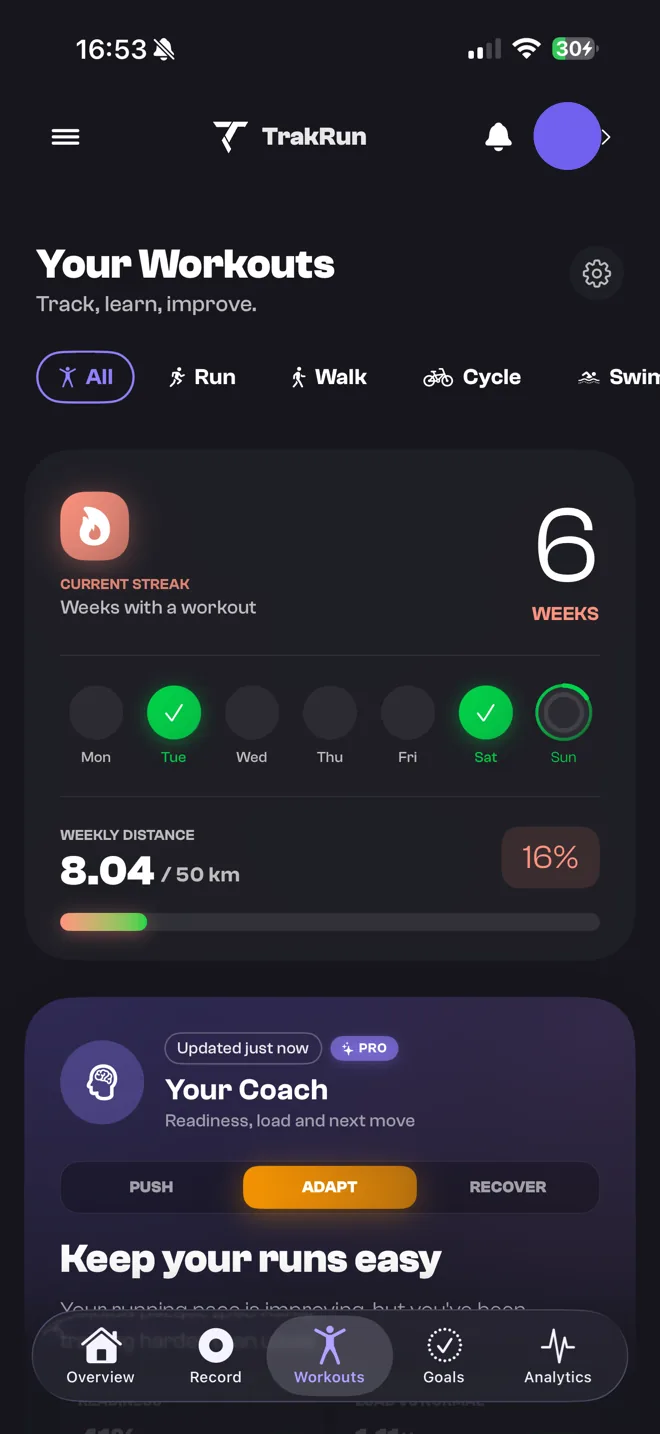 TrakRun's Workouts screen, showing a six-week streak and an Adapt recommendation